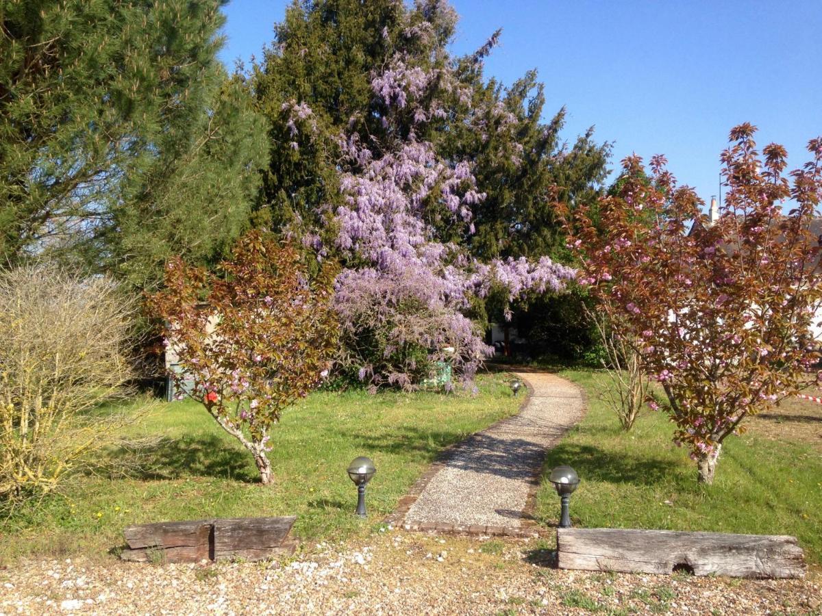 Le Petit Cottage Cangey Bagian luar foto